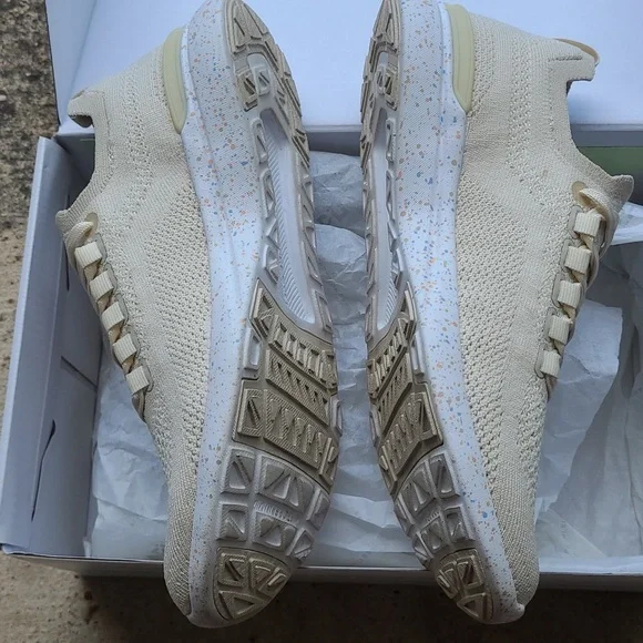 Athletic Propulsion Labs Shoes - Picture 2 of 8